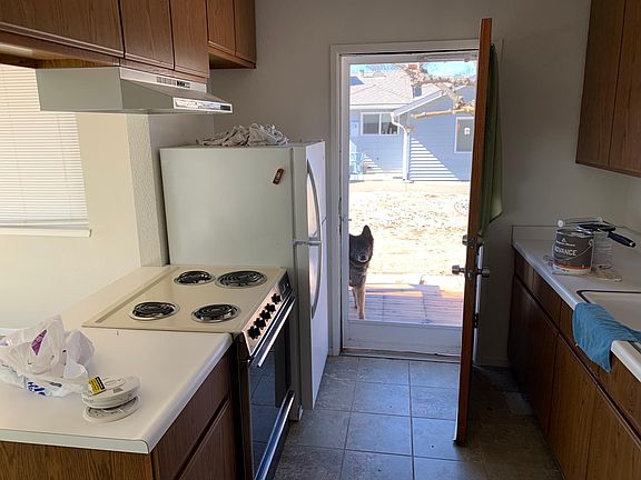 3rd image of 2618 Castlewood Dr