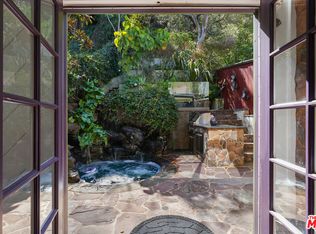 1665 N Beverly Glen Blvd, Los Angeles, CA 90077