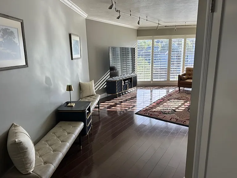 245 N Vine St #901 — Photo 6