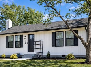 1100 S Russell St, Portland, TN 37148