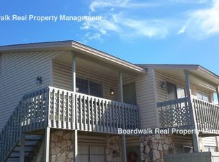 5823 Shadow Gln APT 3, San Antonio, TX 78240