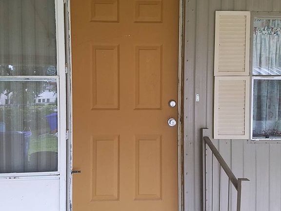 4th image of 3033 Junction Cir