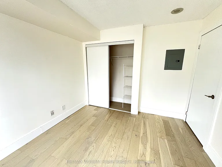 410 Queens Quay W #905 — Photo 21