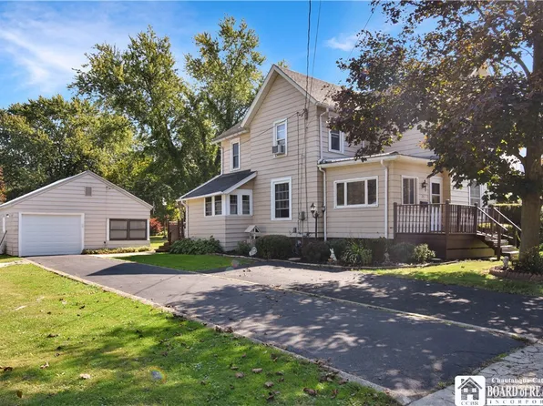 25 Pleasant Ave, Westfield, NY 14787