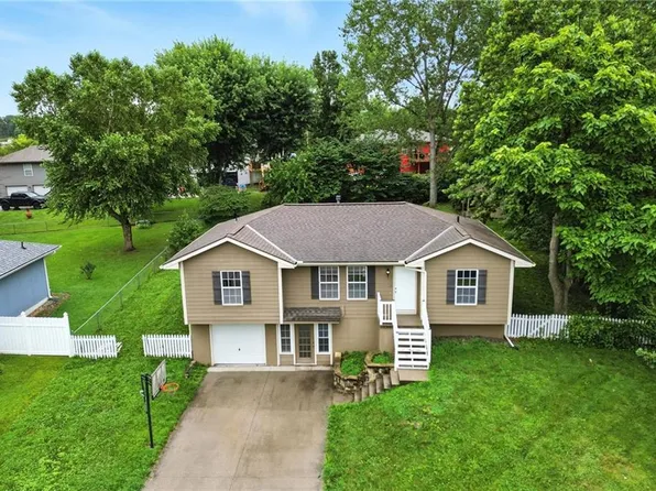 713 N Jesse St, Kearney, MO 64060