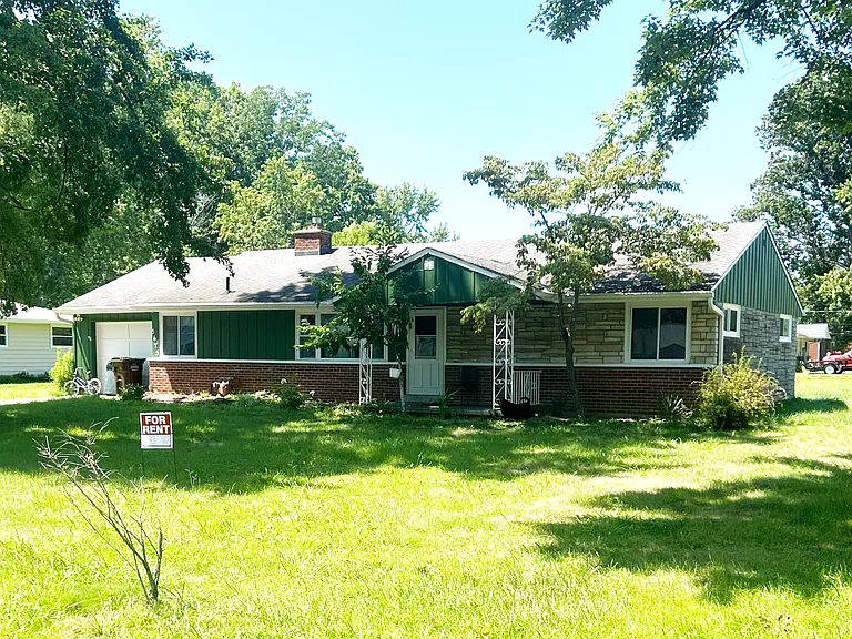 5675 Day Cir W — Photo 1