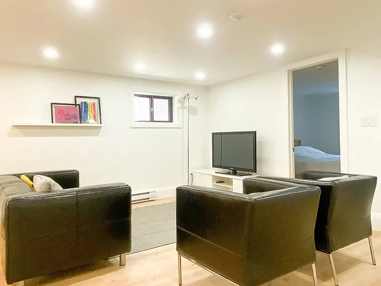 75 Binswood Ave #BASEMENT — Photo 7