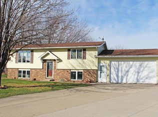 104 Tammara Ln, Cannon Falls, MN 55009