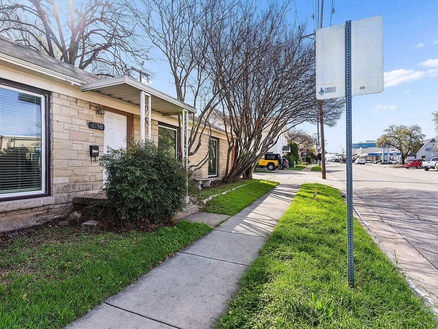 Charming 4-Bedroom 2 bath - Highland Park ISD Walk to SMU & Snyder Plaza! — Photo 1