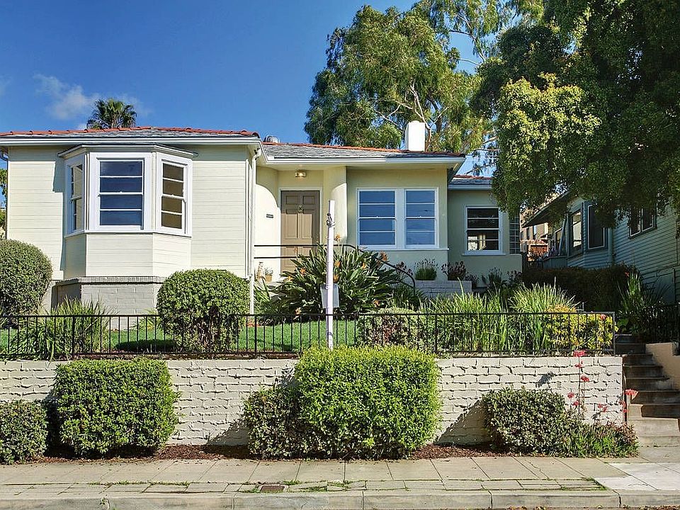 Cute 1940s home