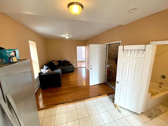 5th image of 1322 Herkimer St #3