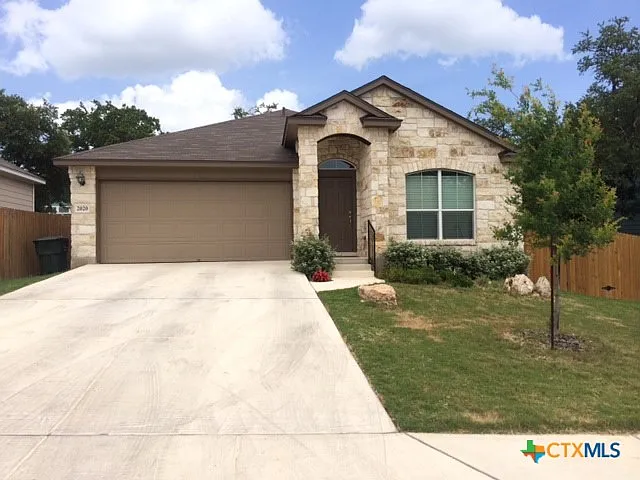 2020 Meadow View Dr — Photo 1