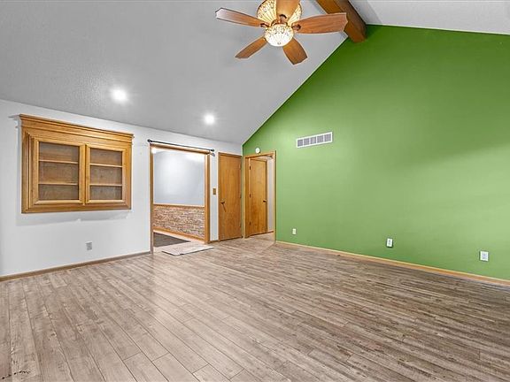 4th image of 11720 Troost Ave