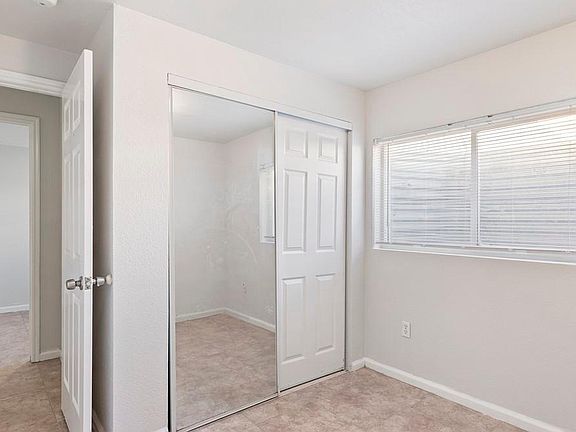 5th image of 3711 S Queenspointe Ln
