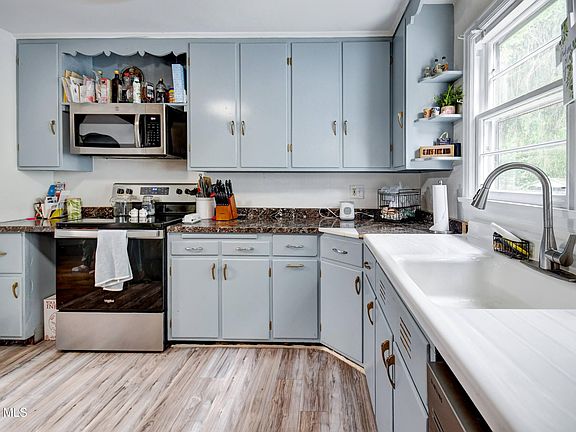 3rd image of 195 Northampton Road