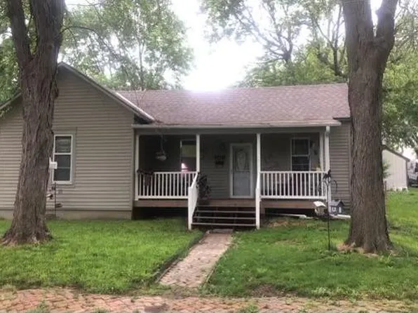 108 E Miami St, Paola, KS 66071