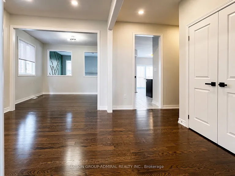 1320 Blackmore St — Photo 3