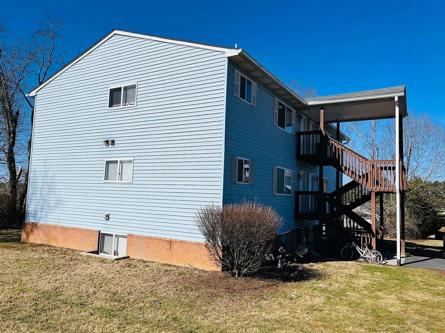 3 Bedroom, 2 Bath Apartment — Photo 3