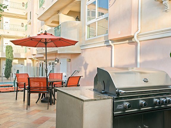 3rd image of 11945 Magnolia Blvd APT 303