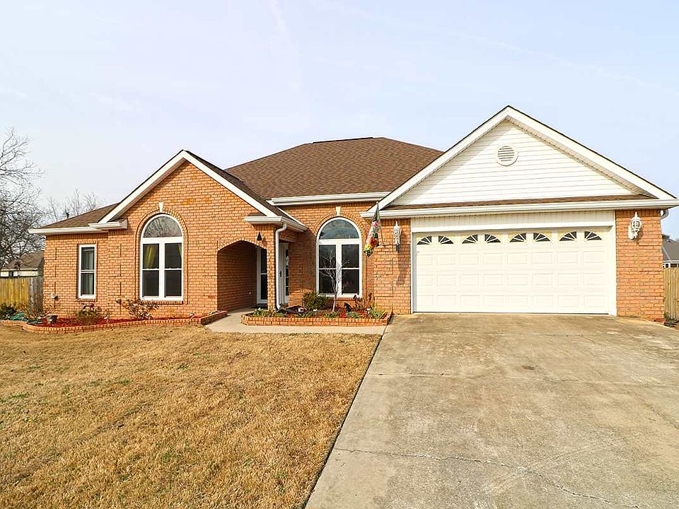 1st image of 106 Palmetto Ct