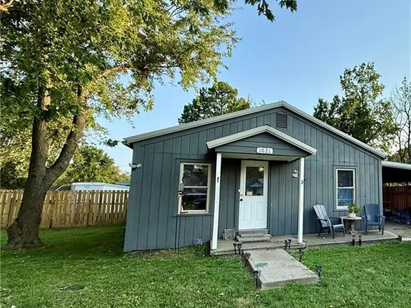 1021 E Park St, Rich Hill, MO 64779