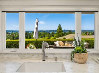 9415 Hilltop Rd, Bellevue, WA 98004