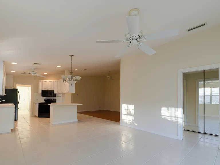 5796 Ivrea Dr — Photo 22