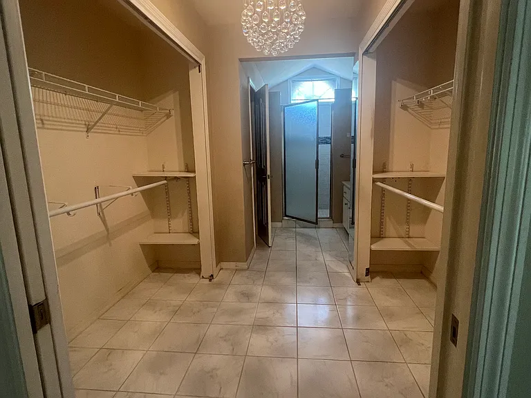 NW 68th Ln — Photo 15