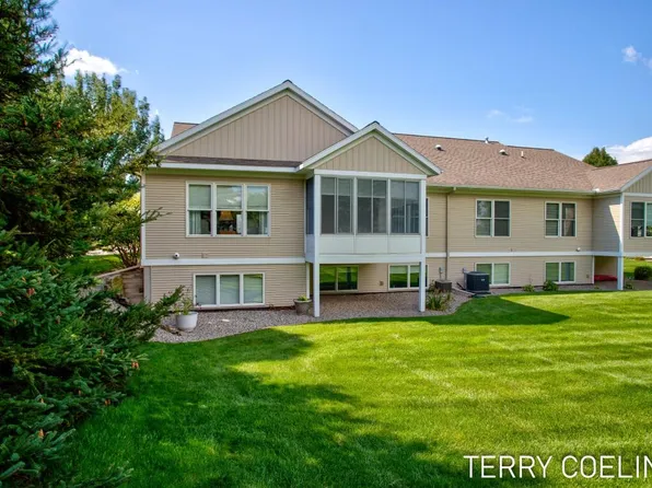 5924 Elmwood Lake Dr, Hudsonville, MI 49426