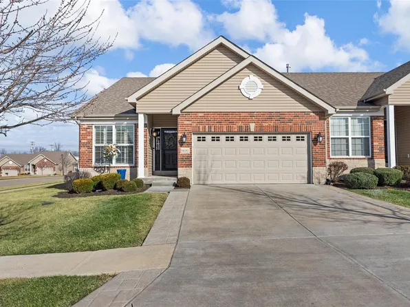16141 Amber Vista Dr, Ellisville, MO 63021