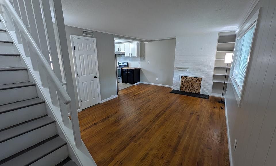 1st image of 121 Nesper Rd