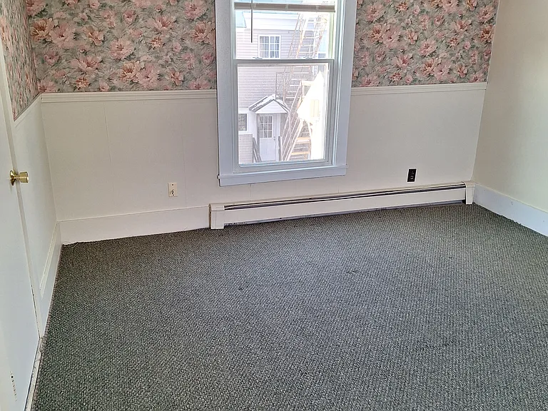 121 Pleasant St #4 — Photo 17
