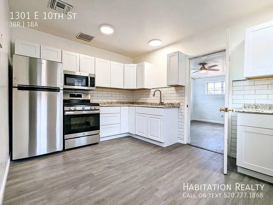 1301 E 10th St