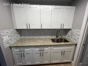 3265 E Palm Drive — Photo 2