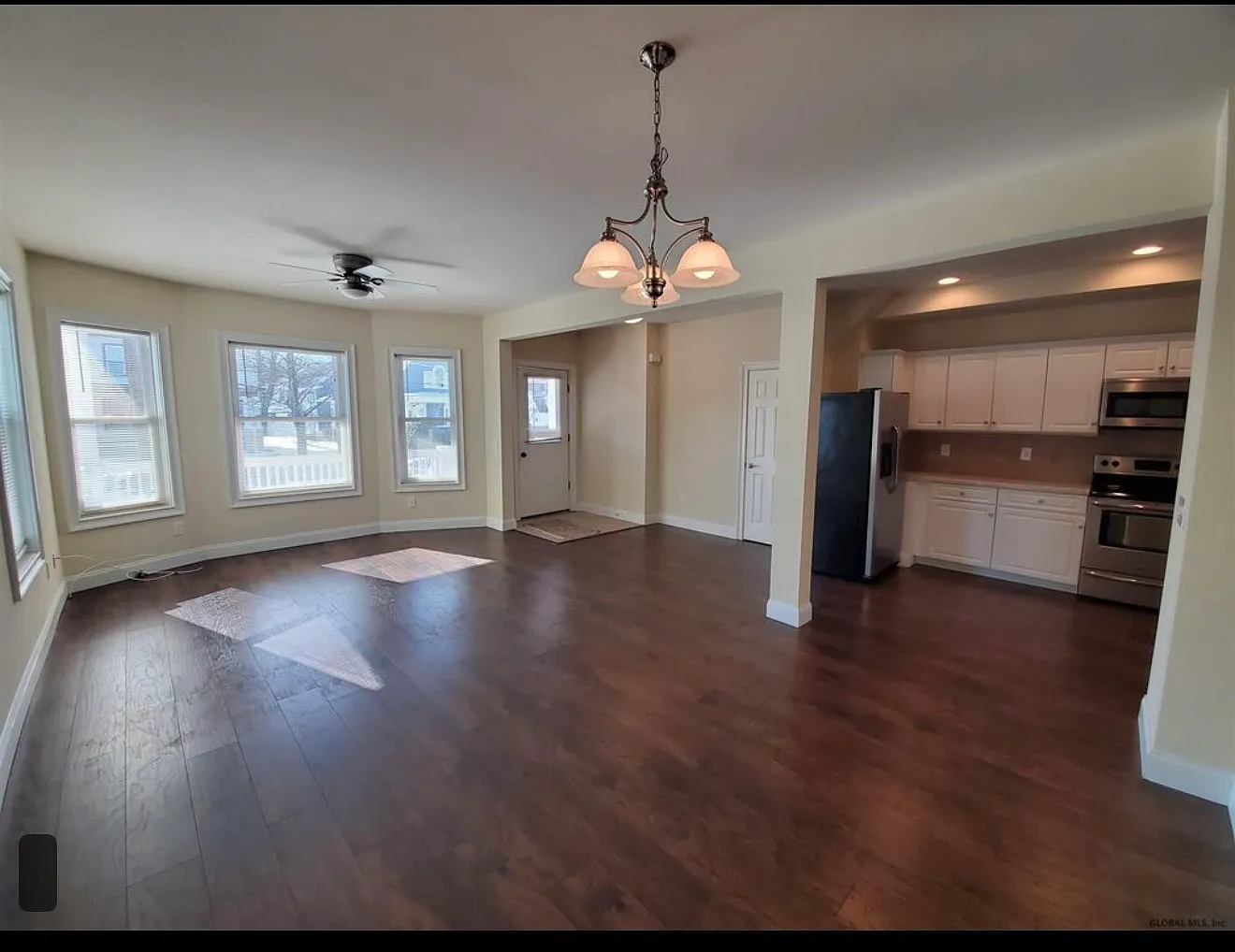 2 bed, 1500 sqft, $2,200 — Photo 1