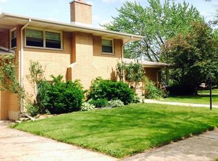 18851 Wildwood Ave, Lansing, IL 60438