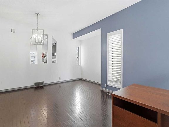 5th image of 414 Mount Cornwall Cir SE