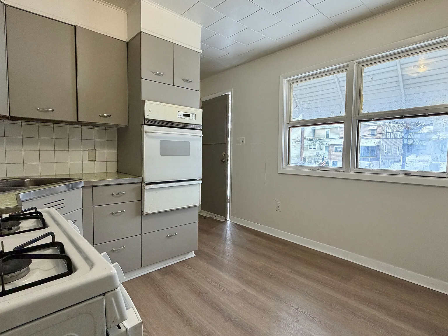 2 bed, $1,150 — Photo 2