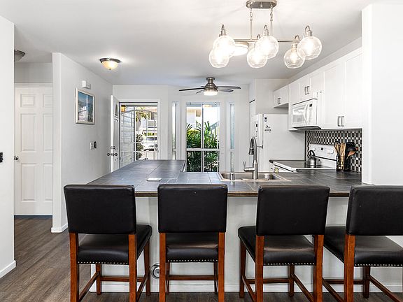 4th image of 75-6081 Alii Dr APT T102