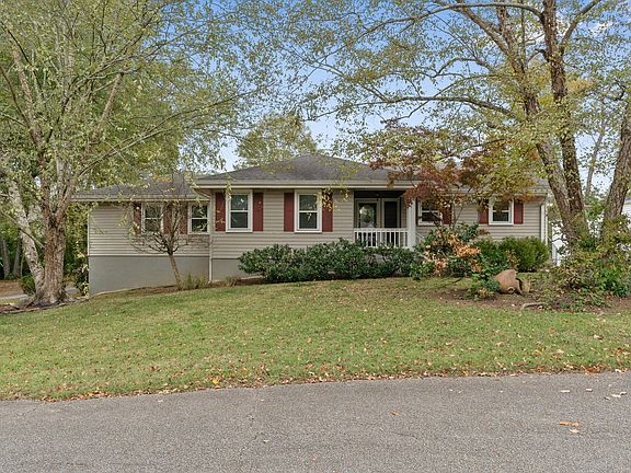 5th image of 509 S Sweetbriar Ave