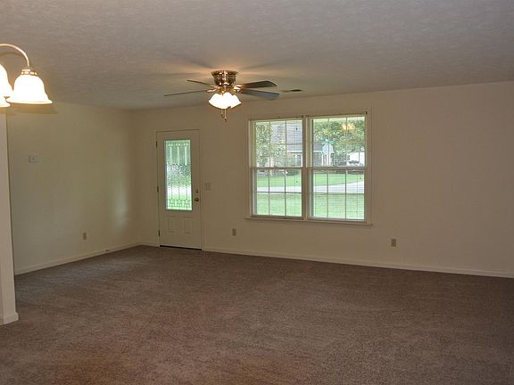 5th image of 236 Willomont Ave