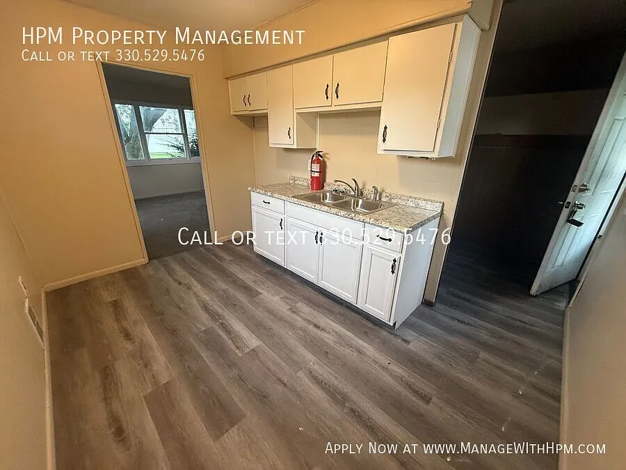 3 bed, 1.0 bath, 850 sqft, $1,095 — Photo 2