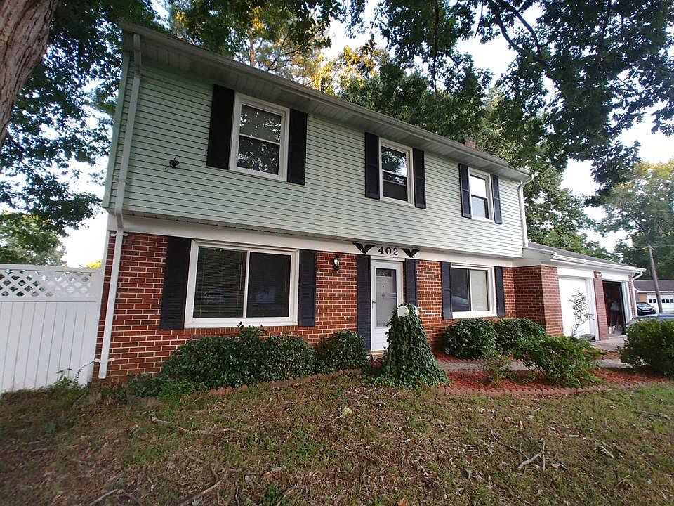 1st image of 402 Dauphin Ln