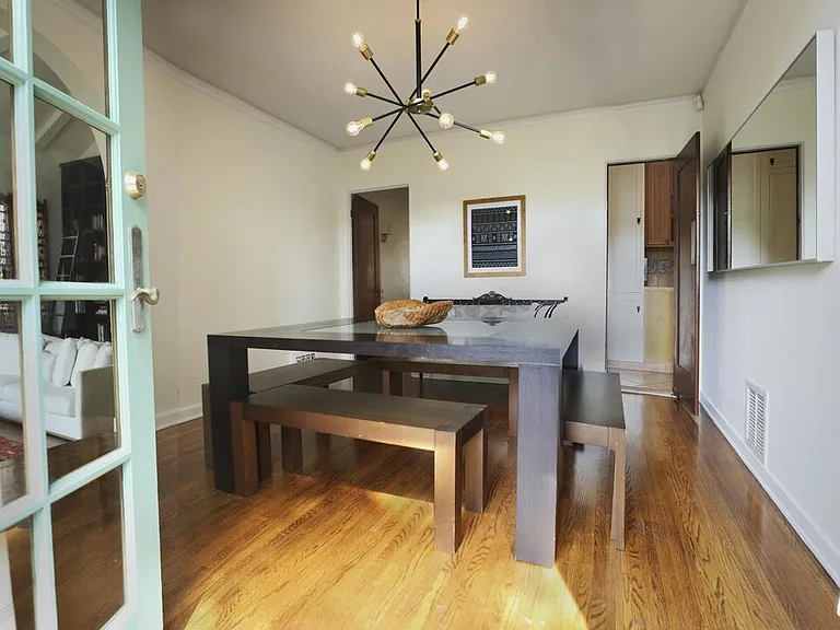 146 N La Peer Dr — Photo 14