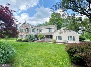 25 Wind Swept Dr, Warminster, PA 18974