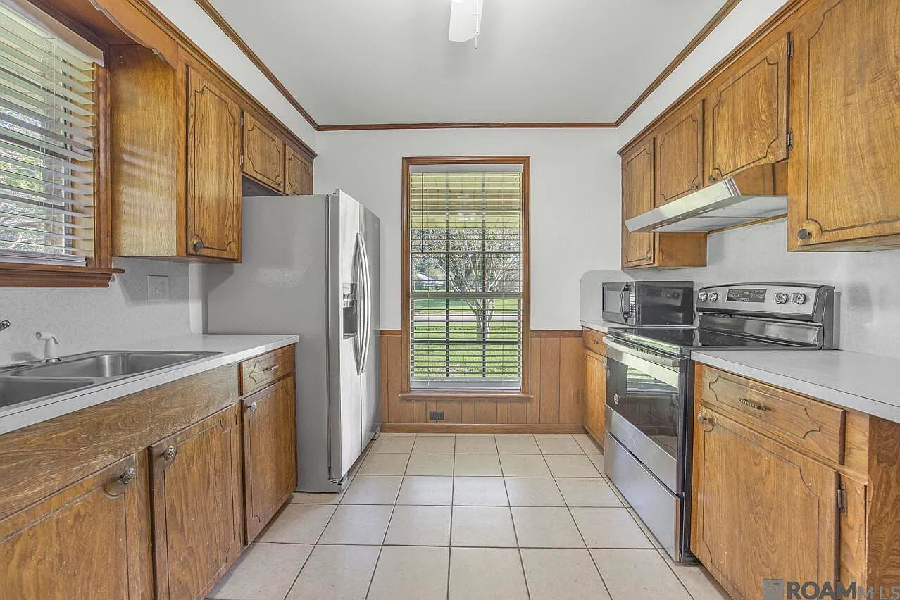 4 bed, 2118 sqft, $2,150 — Photo 3