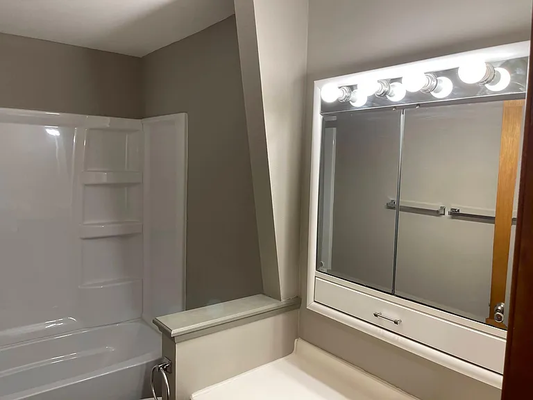 608 S Anderson St — Photo 16
