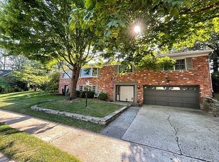 3715 N Woodrow St, Arlington, VA 22207