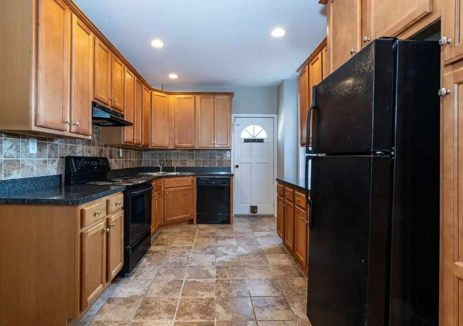 North York Gem | 3 Bed, 1.5 Bath with Hardwood Floors & Central Air! — Photo 4