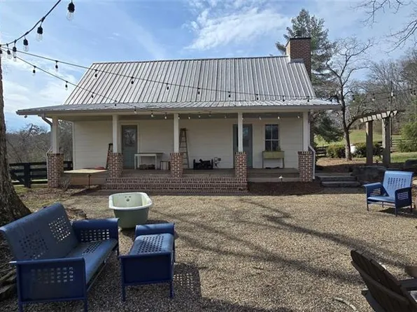 812 Bessie Ln, Ball Ground, GA 30107
